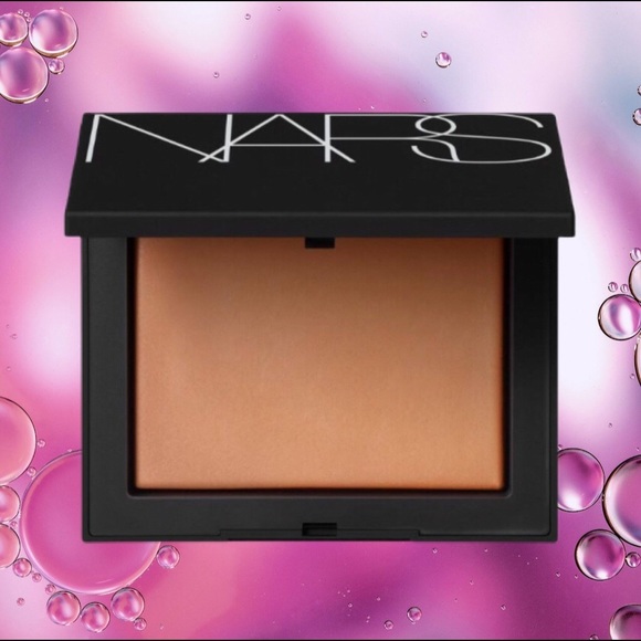 Light Reflecting Setting Powder ON SALE NOW - Picture 3 of 10